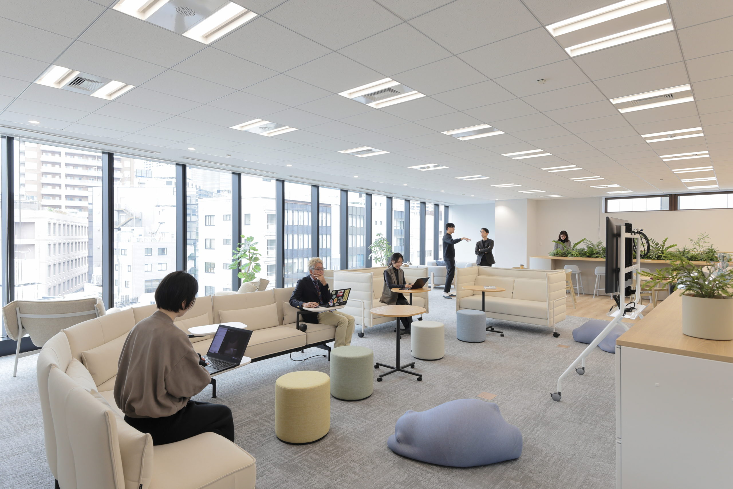 普遍性と可変性が共存する、これからのセットアップオフィス ―BIZCORE飯田橋